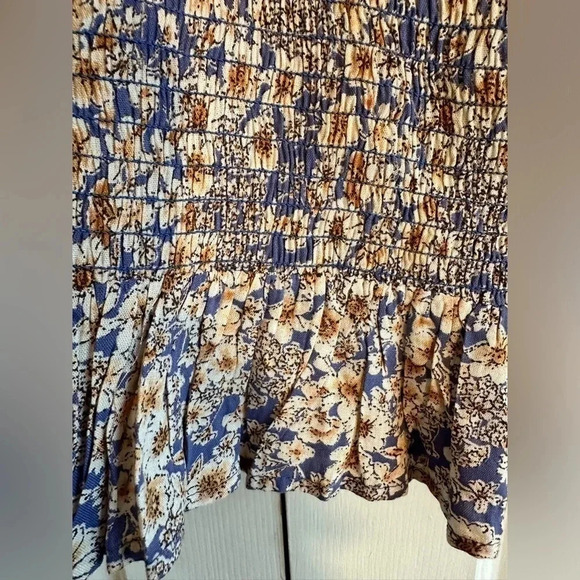 Patrons of Peace smocked bodice cropped sunflower top. Size XS - Picture 3 of 8